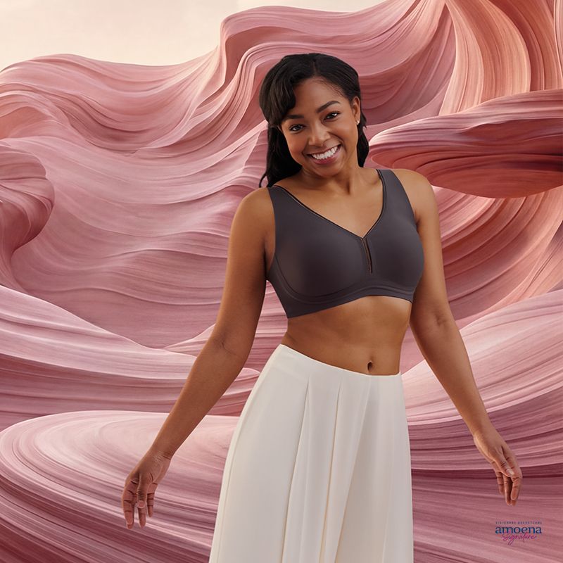 Ausgleich Silikonprothese für Frauen Adapt Air in jeder Farbe Eine Frau trägt den Wave Flow BH von Amoena Signature.