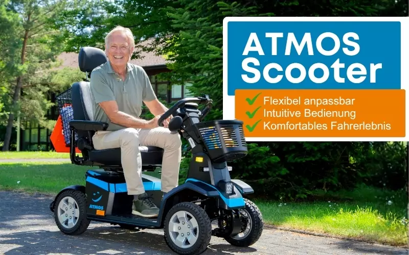 Ein Mann fährt den Atmos Scooter im Wald.