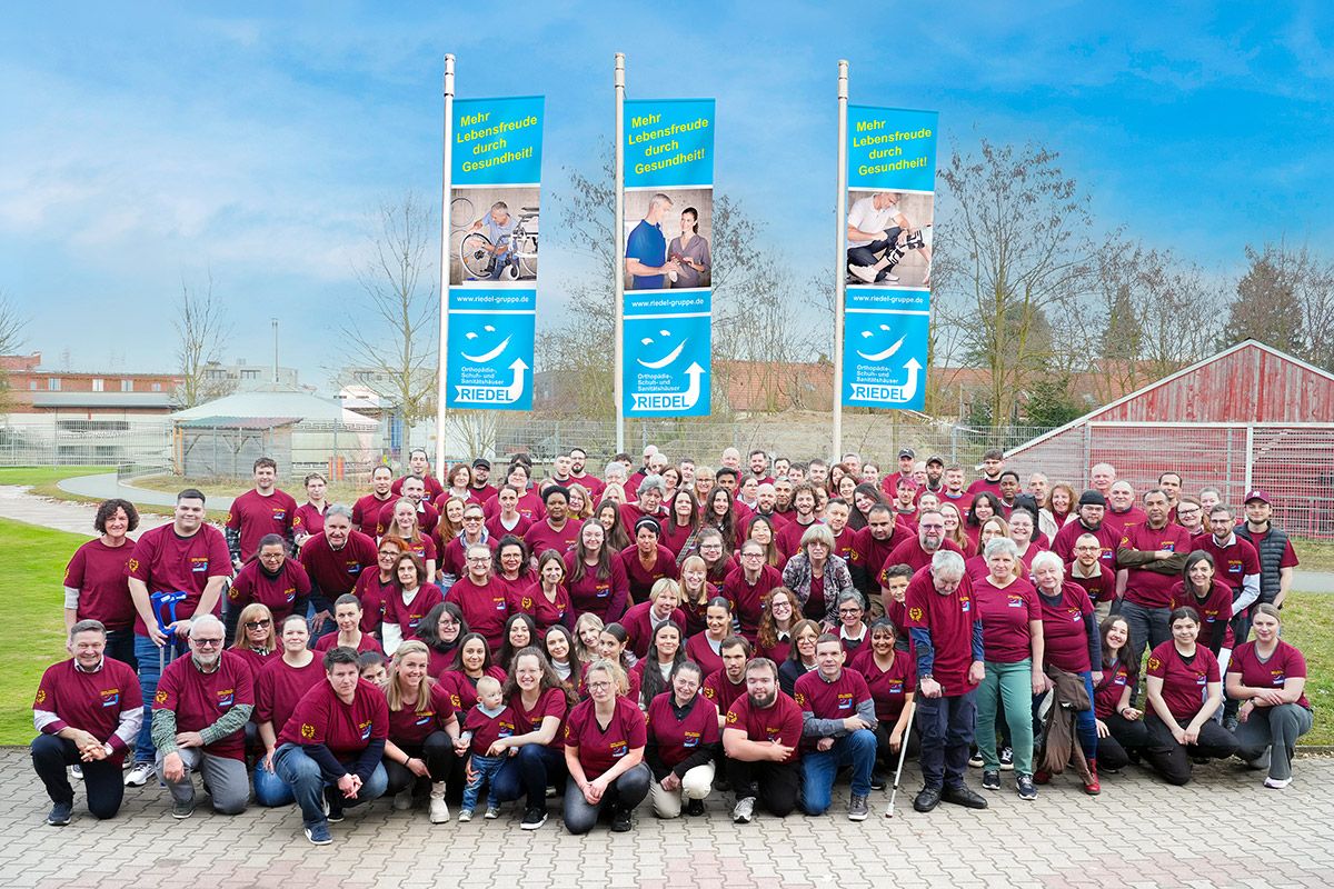 Mitarbeiterfoto Betriebsversammlung 2026 Mitarbeiterfoto Sanitätshaus Riedel & Pfeuffer - Betriebsversammlung 2026