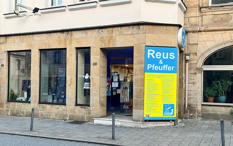 Außenansicht der Filiale in der Hauptstraße 68 in Erlangen