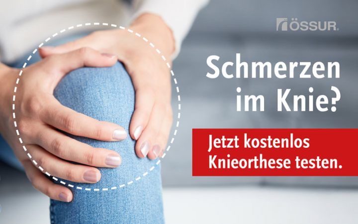 Eine Frau fasst sich ans Knie. Schmerzen im Knie? Jetzt kostenlos Knieorthese testen.