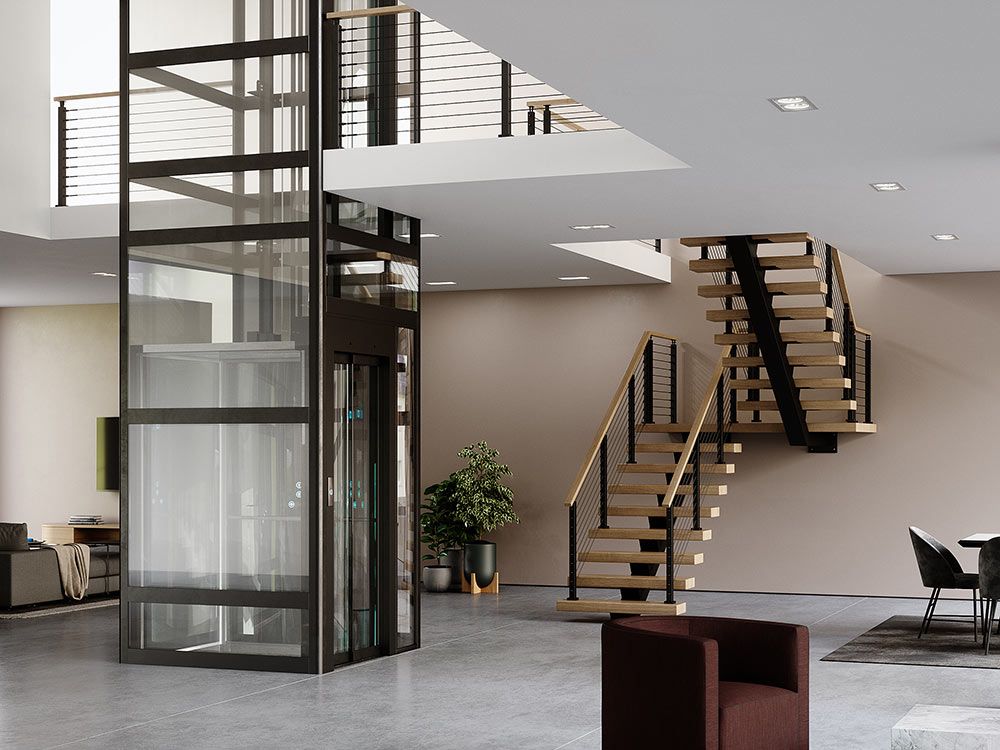 Homelift in der Mitte der Loftwohnung, führt vom Erdgeschoss in die erste Etage